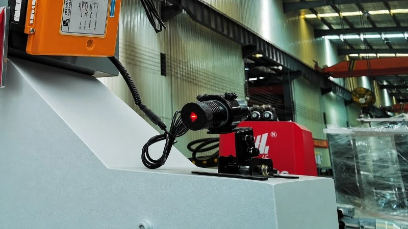 Infrared Cutting Positioning Infrared Cutting Positioning